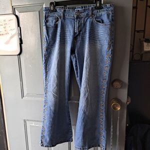 Vintage Y2K Embroidered Bootleg Crop Apollo Jeans sz 15/16